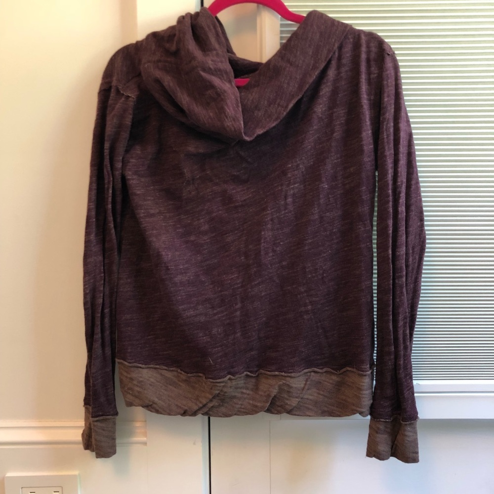 Turtle scoop sweater